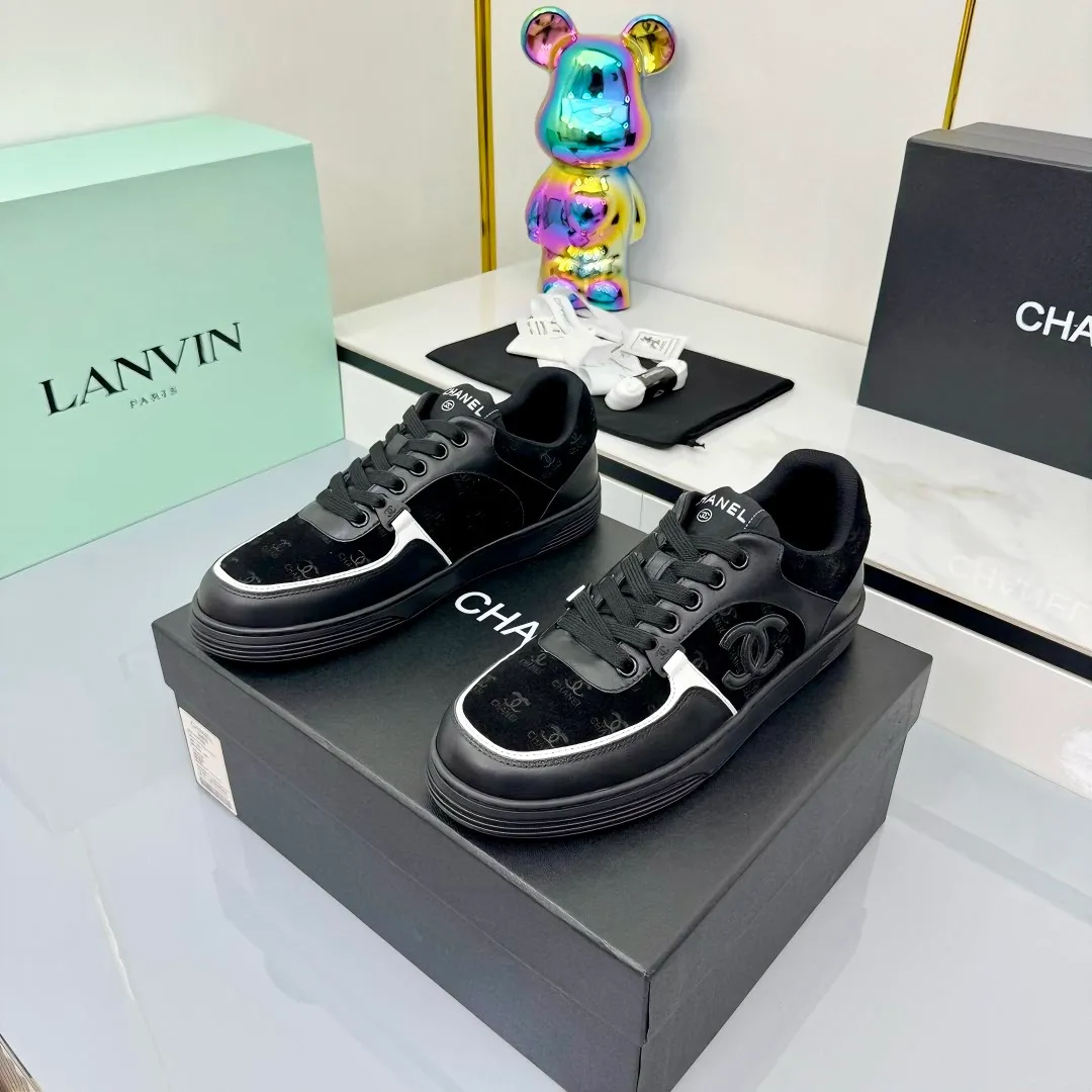 👟👟Ex-factory price 620👟👟High quality! ! ! CHANEL Chanel 25A latest thick-soled casual sports shoes. The counter is synchronized. The counter is very popular. It is a shoe that is very difficult to buy. The most popular thick-soled casual shoes on the Internet. As you can imagine, the most popular thick-soled casual shoes can not be missed. It has both good looks and comfort. Simple and versatile. The thick sole increases the height and is super versatile. Whoever wears it will look better. Upper: cowhide stitching. Lining: breathable mesh. Outsole: TPU original outsole. Size: 35-41 👉